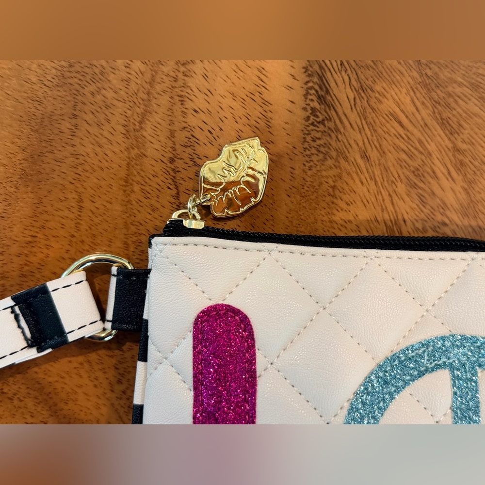 Betsey Johnson Multicolor LOVE Clutch - Picture 4 of 8